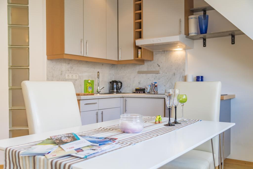 Maisonette Apartment Am Bahnhof - Adults Only Инсбрук Екстериор снимка
