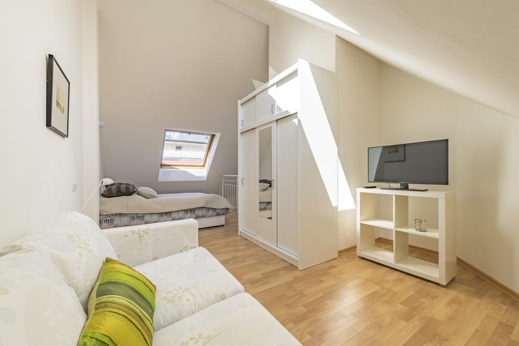 Maisonette Apartment Am Bahnhof - Adults Only Инсбрук Екстериор снимка