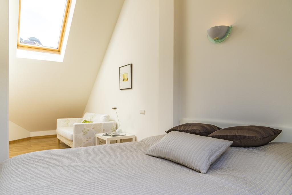 Maisonette Apartment Am Bahnhof - Adults Only Инсбрук Екстериор снимка