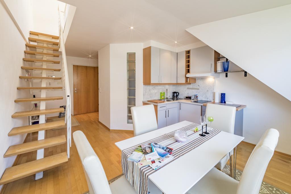 Maisonette Apartment Am Bahnhof - Adults Only Инсбрук Екстериор снимка