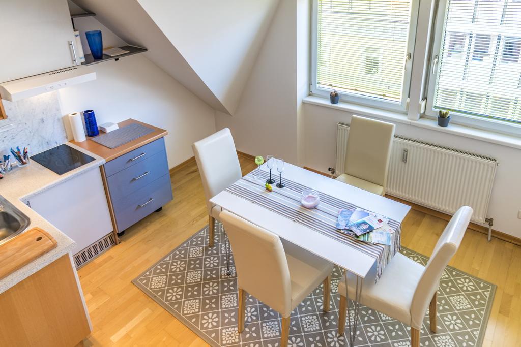 Maisonette Apartment Am Bahnhof - Adults Only Инсбрук Екстериор снимка