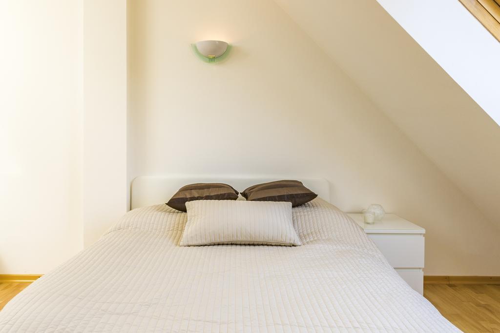 Maisonette Apartment Am Bahnhof - Adults Only Инсбрук Екстериор снимка