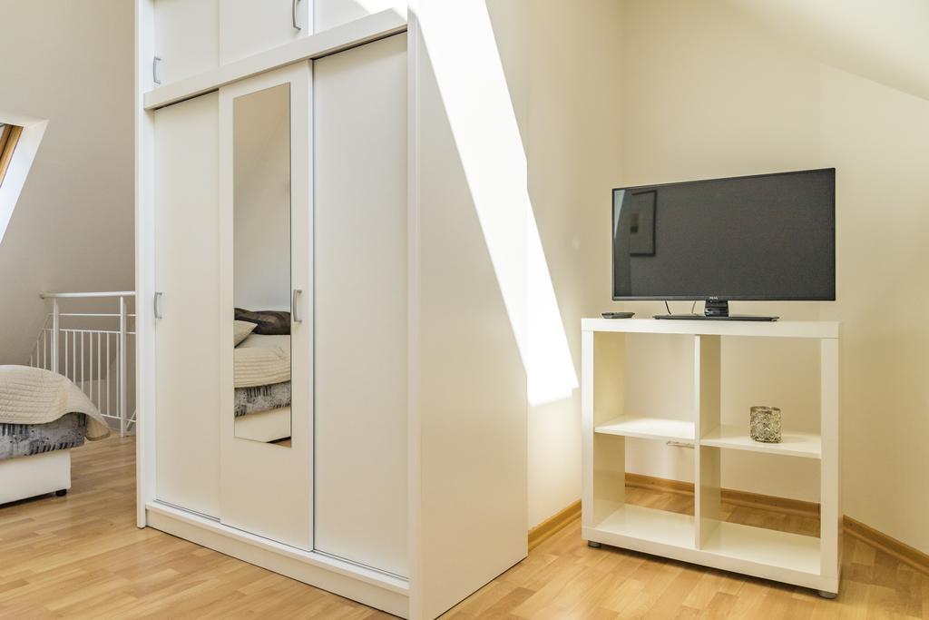 Maisonette Apartment Am Bahnhof - Adults Only Инсбрук Екстериор снимка