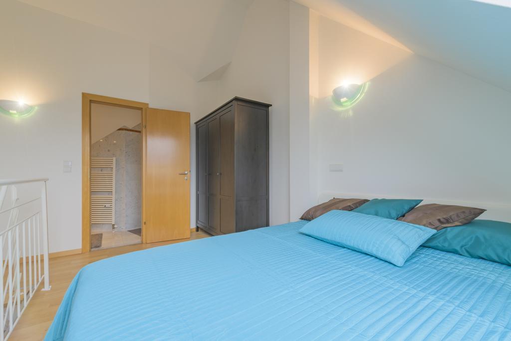 Maisonette Apartment Am Bahnhof - Adults Only Инсбрук Екстериор снимка
