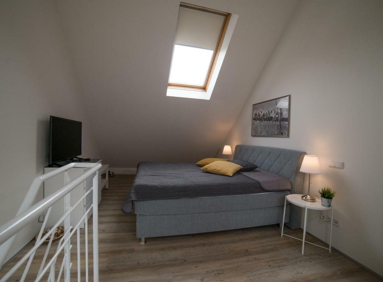 Maisonette Apartment Am Bahnhof - Adults Only Инсбрук Екстериор снимка