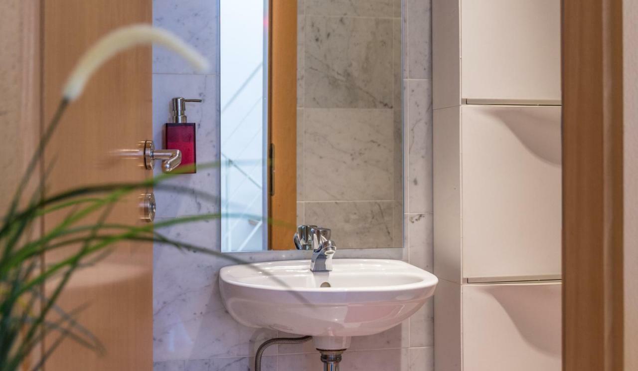 Maisonette Apartment Am Bahnhof - Adults Only Инсбрук Екстериор снимка